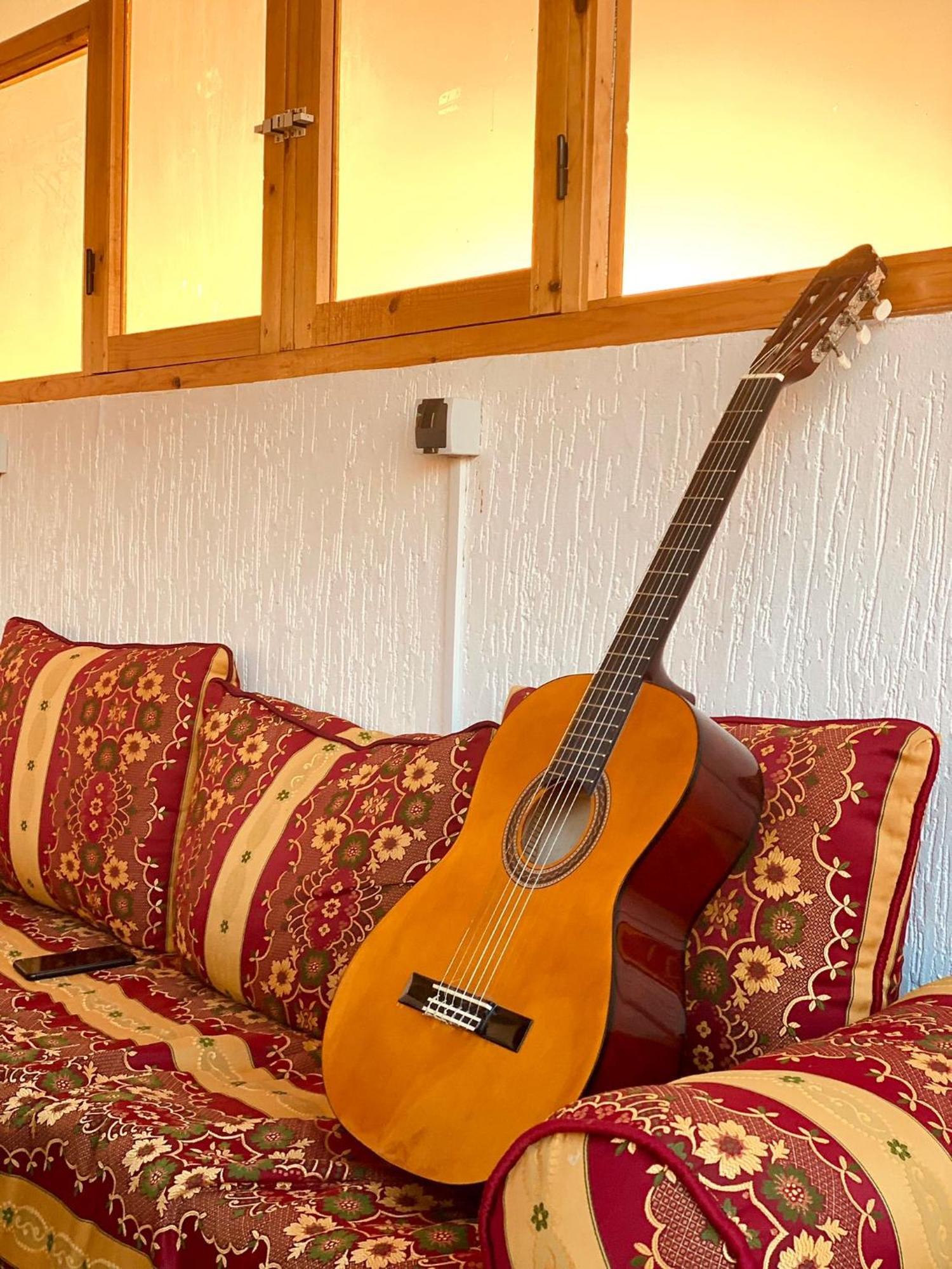 Red Carpet Surf Camp Sea, Mountain & Garden Escape Hotel Tamraght Kültér fotó