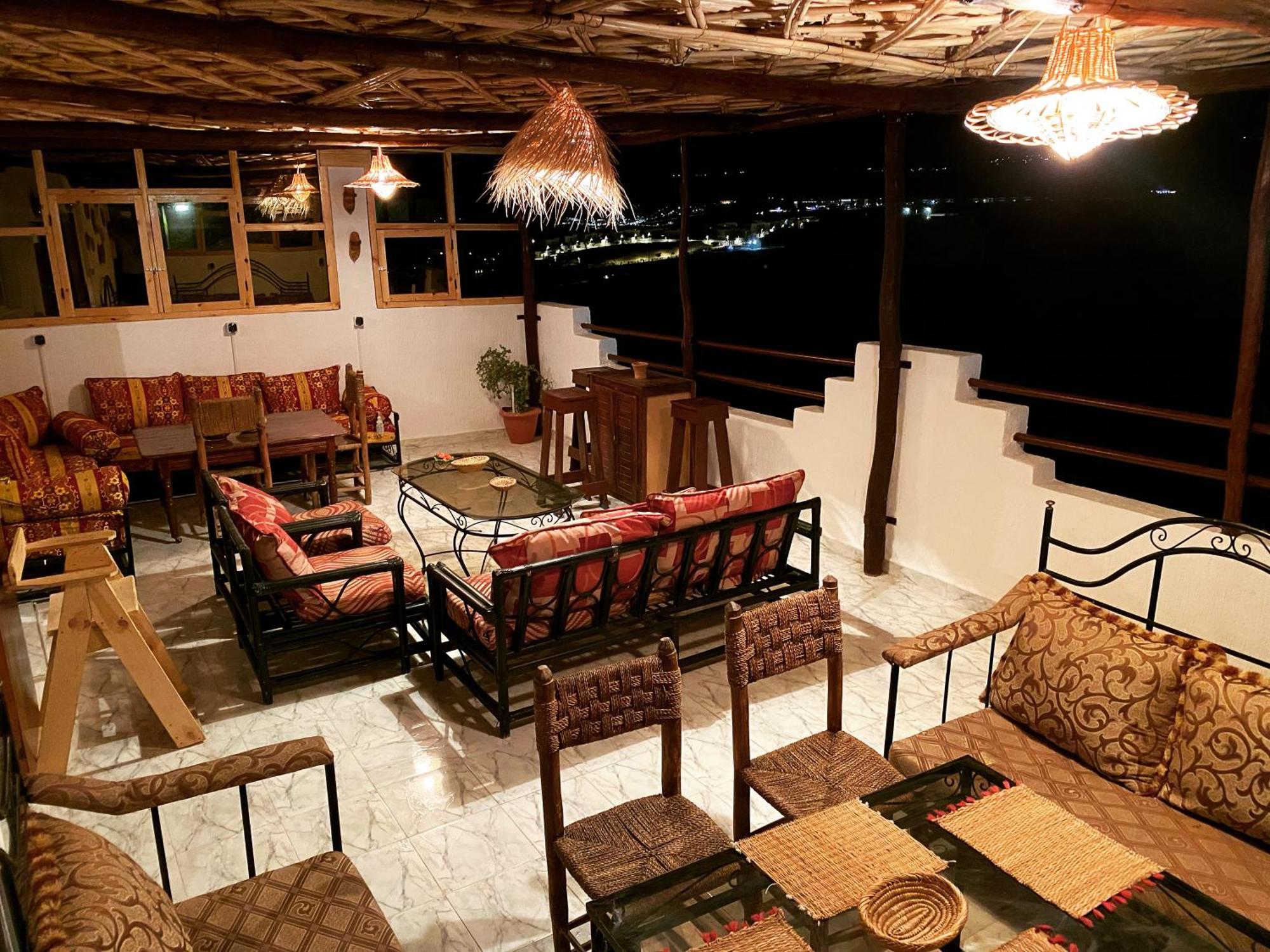 Red Carpet Surf Camp Sea, Mountain & Garden Escape Hotel Tamraght Kültér fotó
